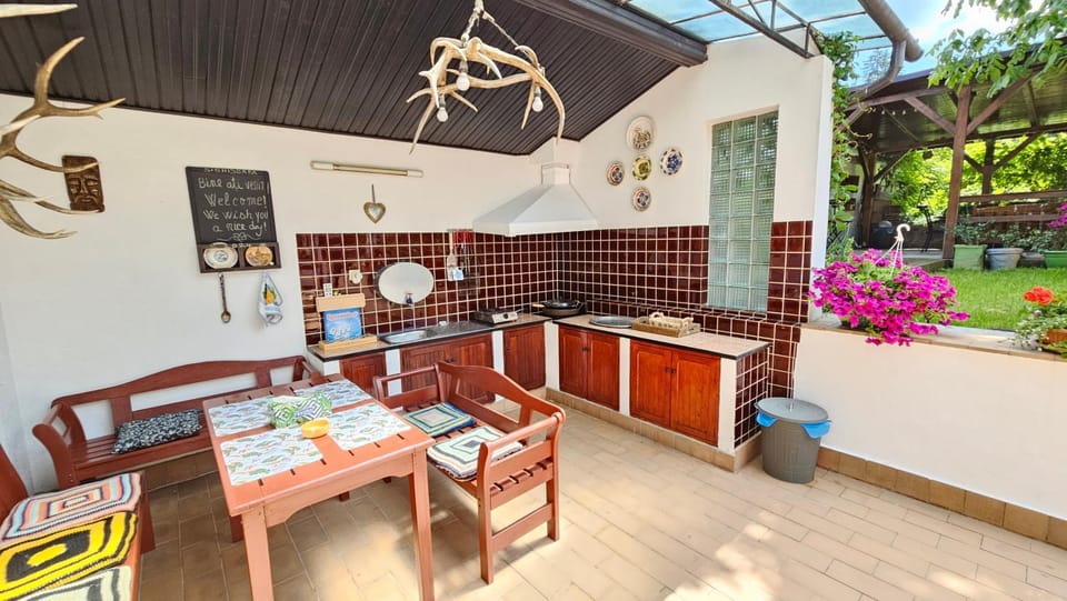 Patio, Day, Garden, Kitchen or kitchenette, Dining area, Garden view, Breakfast