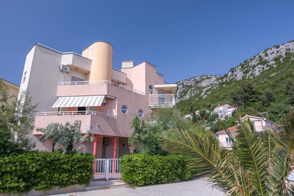 Property building, Facade/entrance, View (from property/room), Beach, Mountain view, Sea view