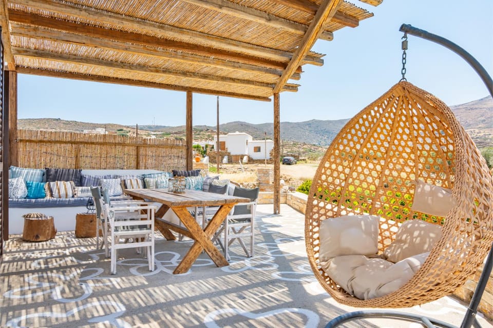 Patio, Day, View (from property/room), Balcony/Terrace, Seating area, Dining area, Mountain view