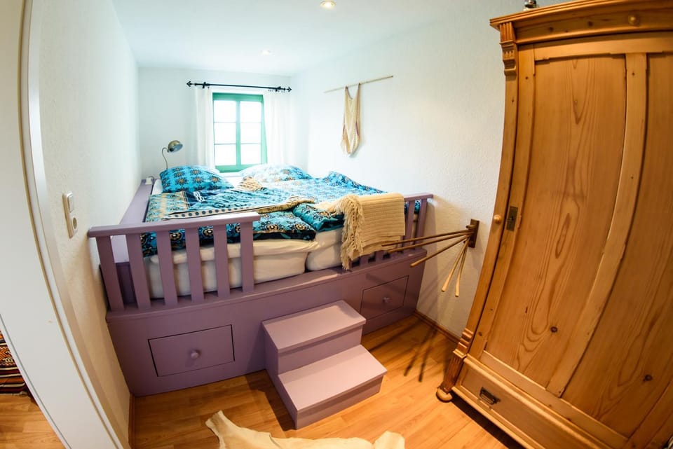 Photo of the whole room, Bedroom