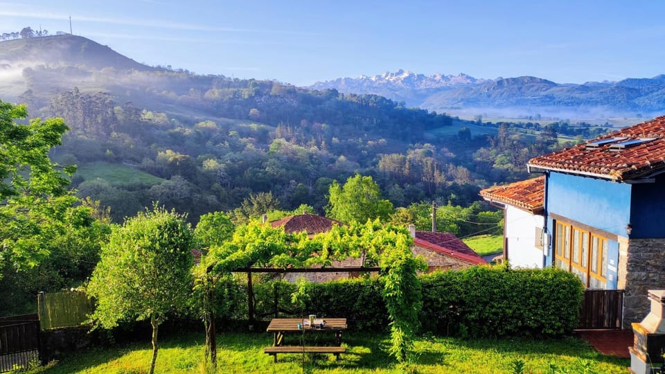 Property building, Spring, Day, Natural landscape, Garden, Garden, Mountain view, Mountain view