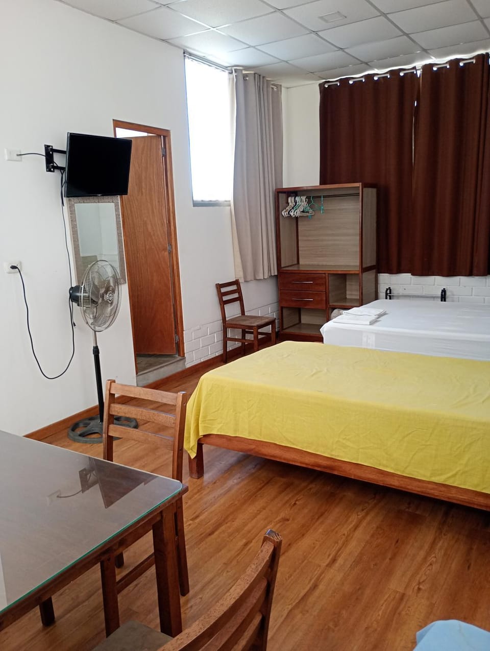 Bed, TV and multimedia, Bedroom