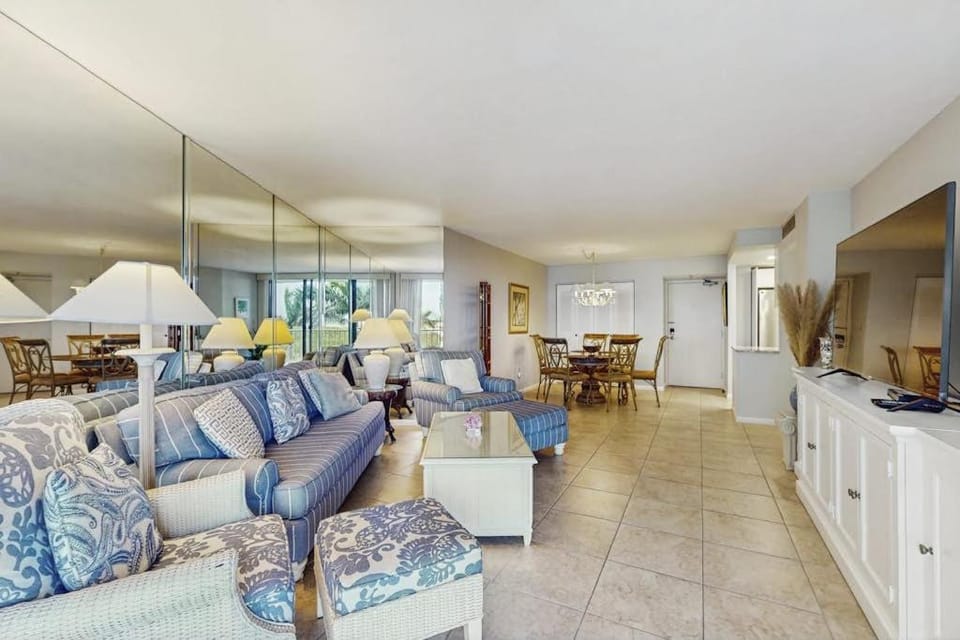 Crystal Waves Apartment in Marco Island