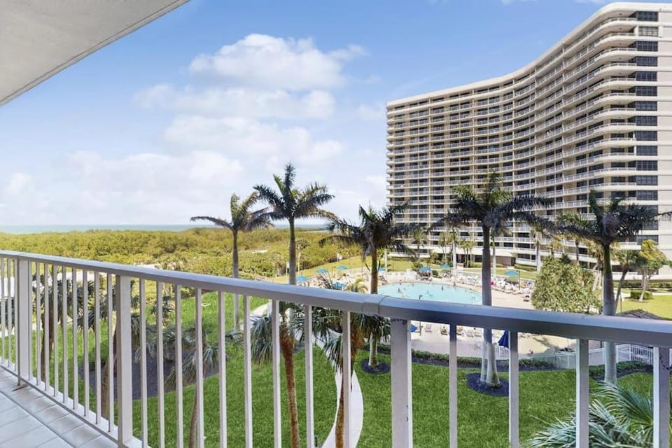 Crystal Waves Apartment in Marco Island