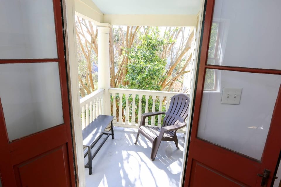 Sweet Spacious Suite House in Charleston