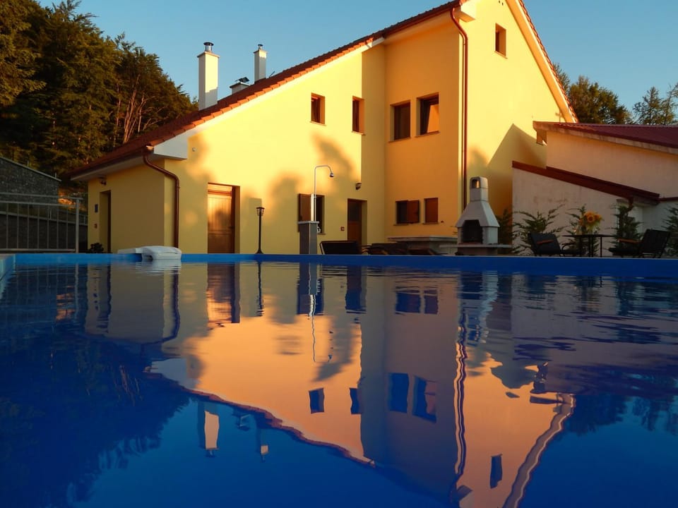 Facade/entrance, Swimming pool