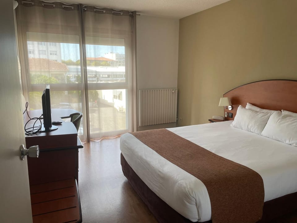 Grand Hotel Hotel in Dax