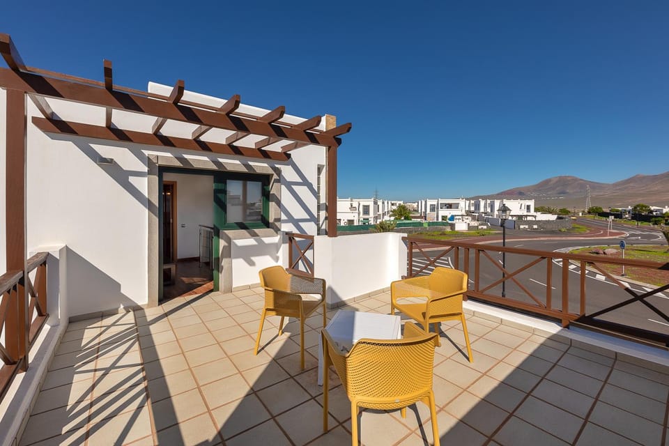 Balcony/Terrace, Mountain view
