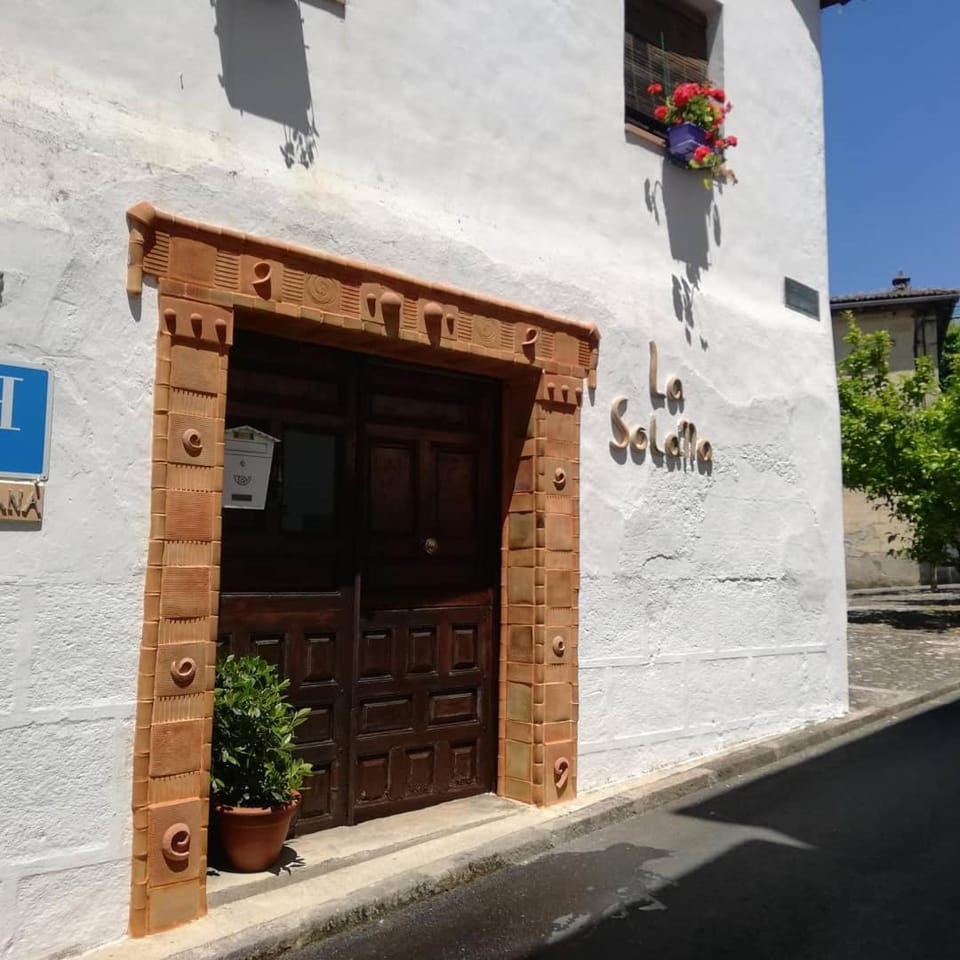 Facade/entrance