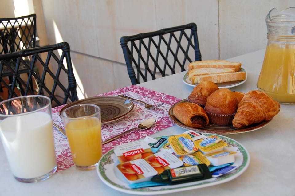 Breakfast, Continental breakfast