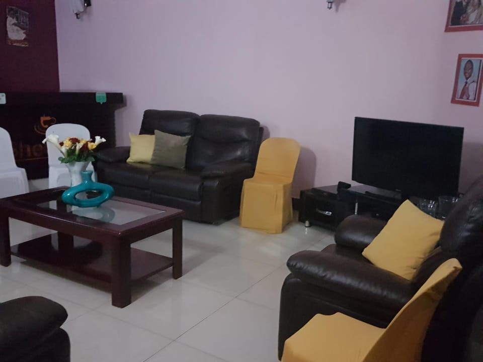 Communal lounge/ TV room