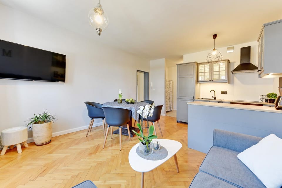 TV and multimedia, Dining area