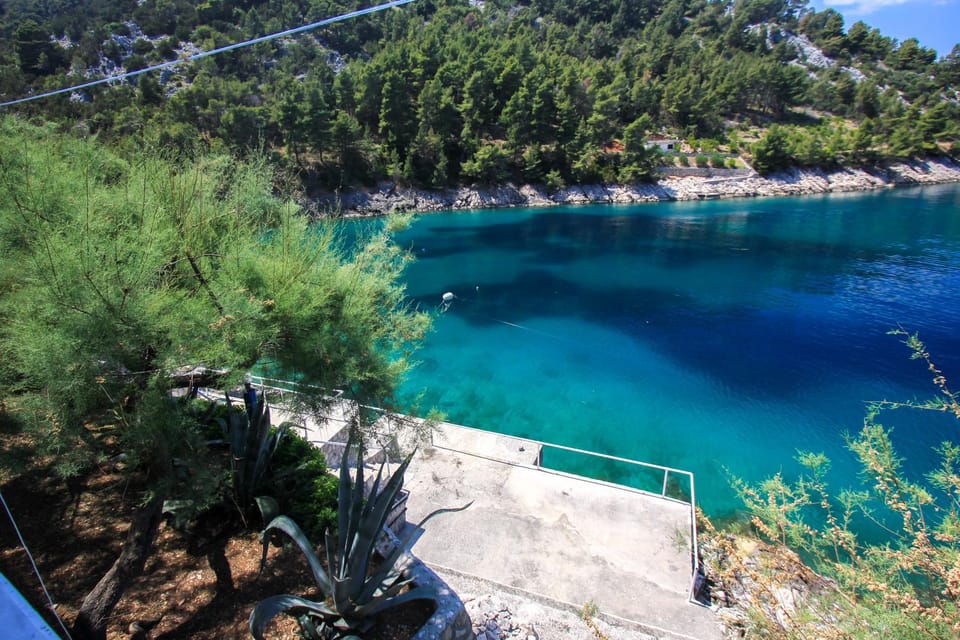Neighbourhood, Natural landscape, Mountain view, Sea view