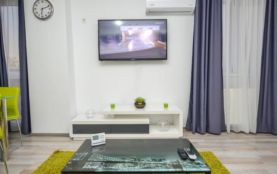 Communal lounge/ TV room, TV and multimedia