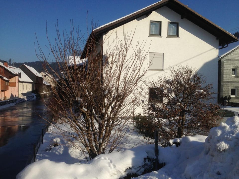 Property building, Facade/entrance, Winter