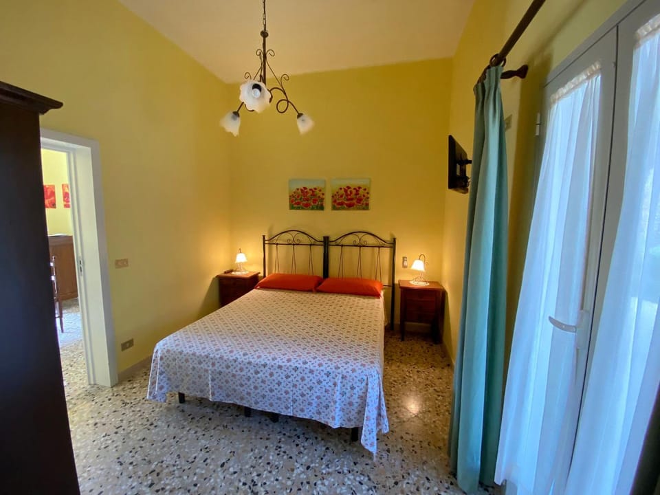 Bed, TV and multimedia