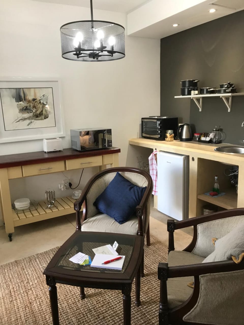 Kitchen or kitchenette