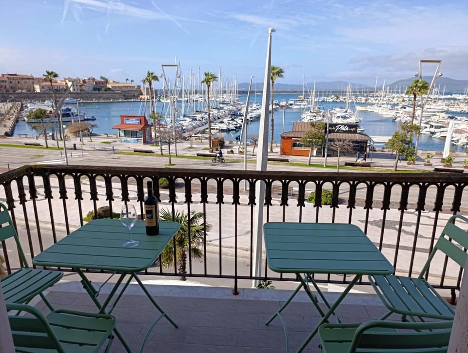 Day, Neighbourhood, Natural landscape, Summer, View (from property/room), Balcony/Terrace, Seating area, Dining area, City view, Landmark view, Sea view, Street view, Area and facilities, furniture