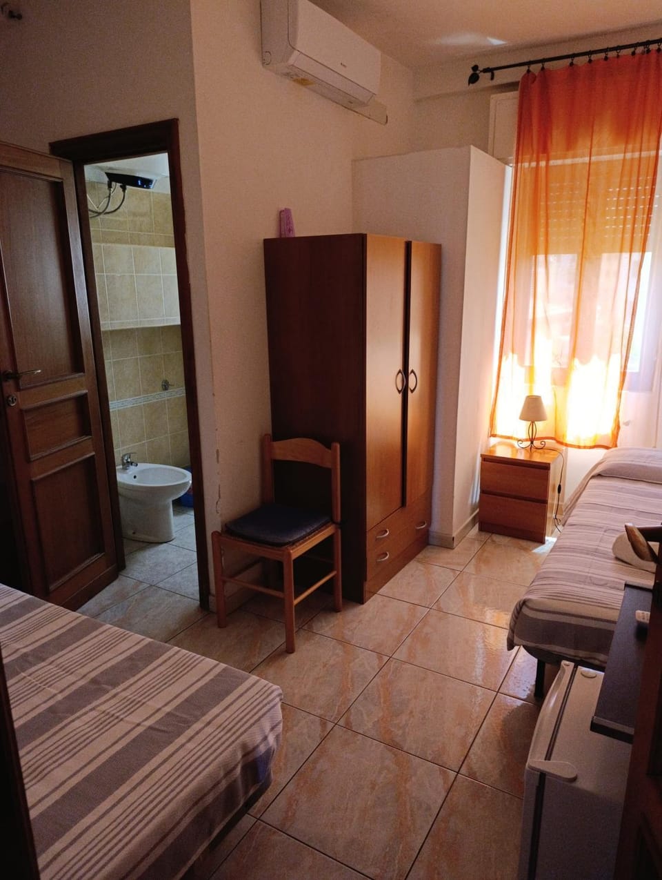 Bed, Bathroom, TV and multimedia, Photo of the whole room, Bedroom, bidet, minibar, towels, wardrobe, air conditioner