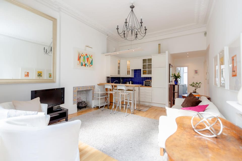 Earls Court Apartments by BaseToGo Apartment in City of Westminster