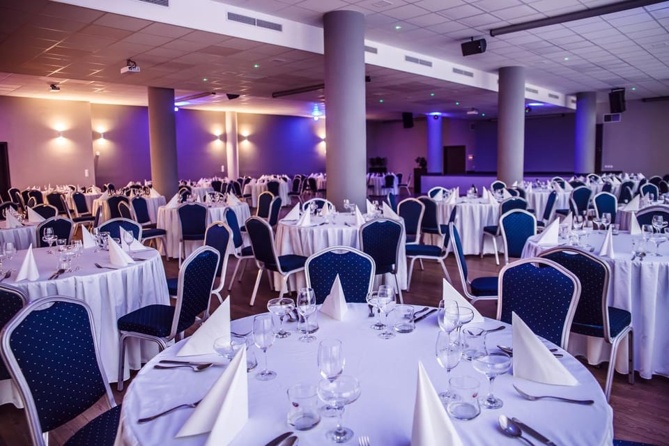 Banquet/Function facilities, Meeting/conference room