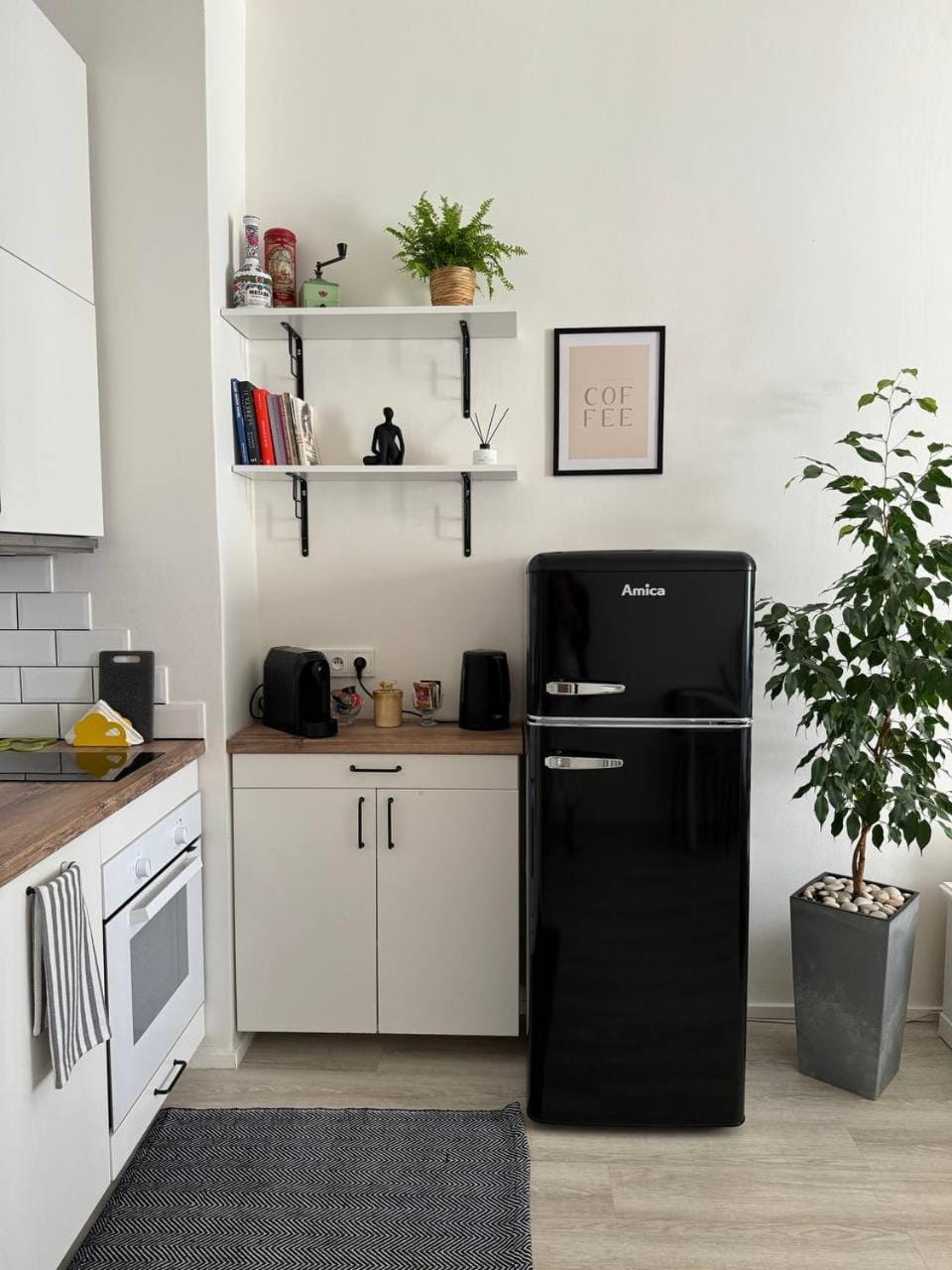 Coffee/tea facilities, Kitchen or kitchenette, kitchen