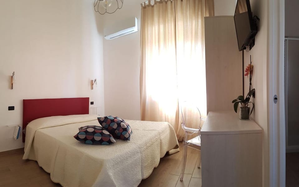 Bed, Photo of the whole room