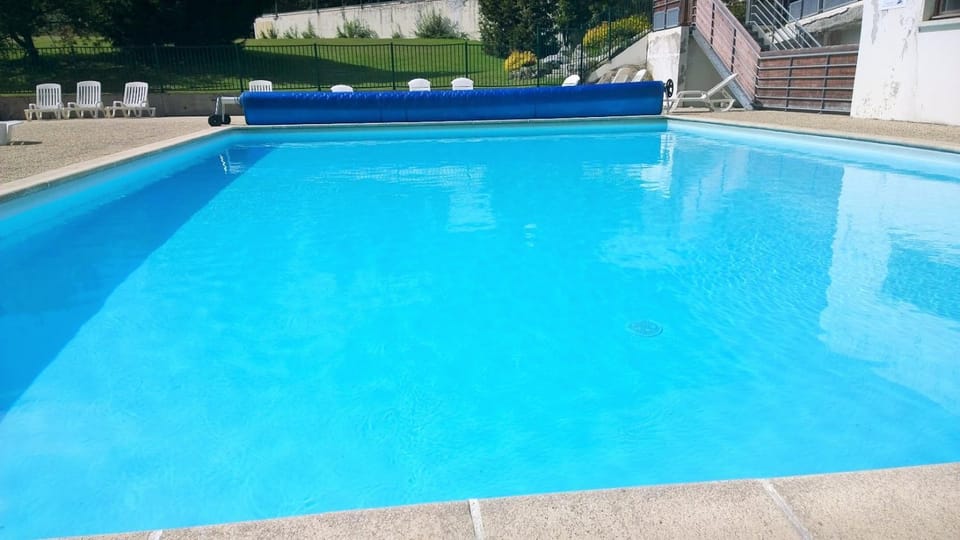 Swimming pool, Swimming pool