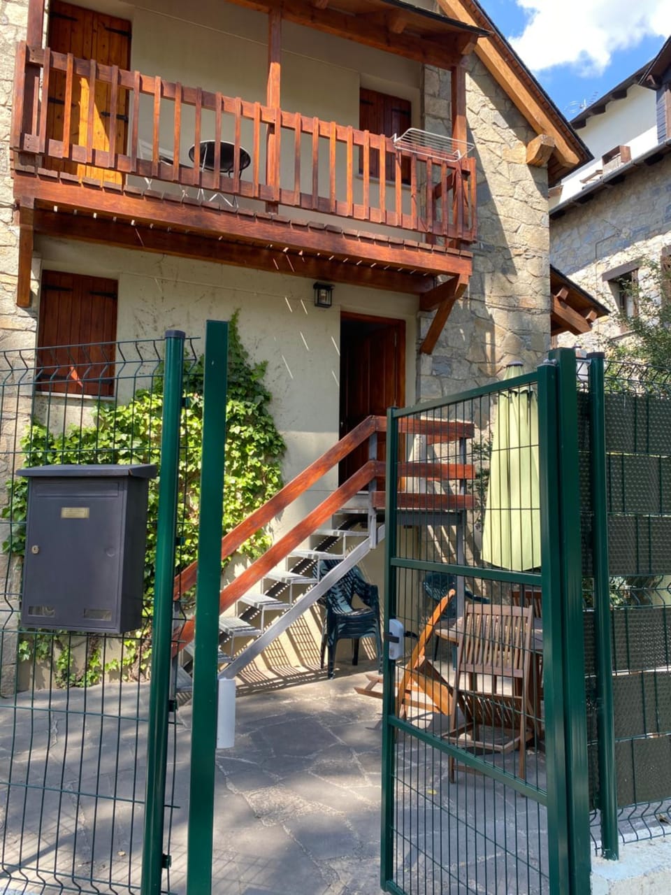 Facade/entrance, Garden