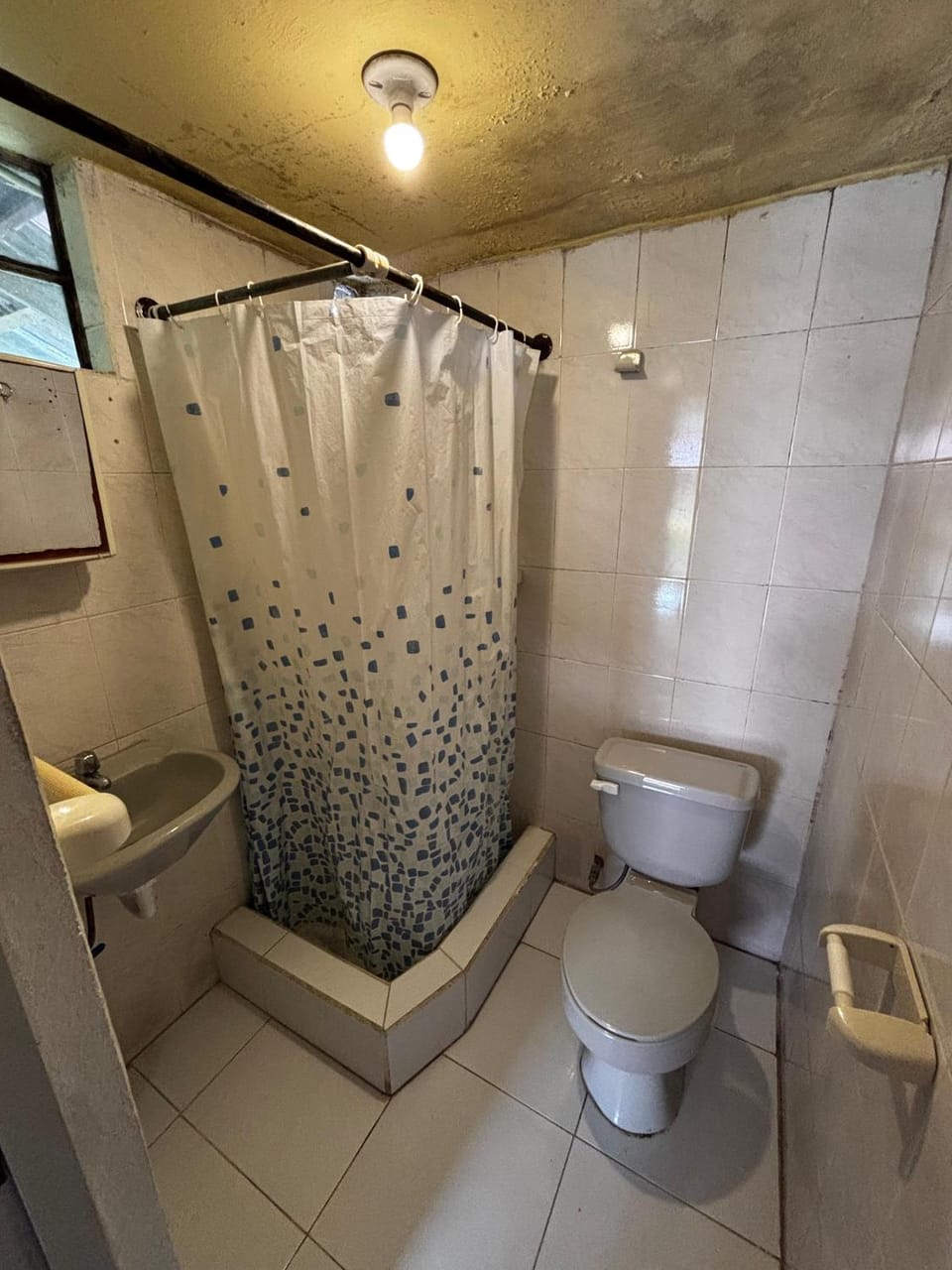 Montano Camping & Hostel Hostel in Banos