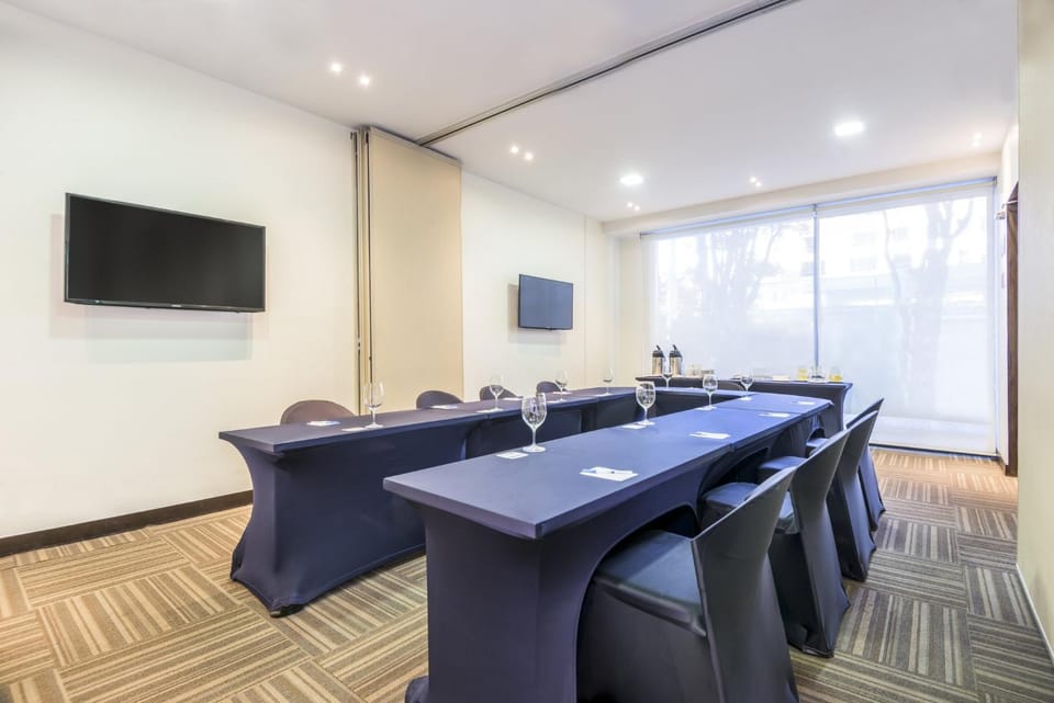 Meeting/conference room