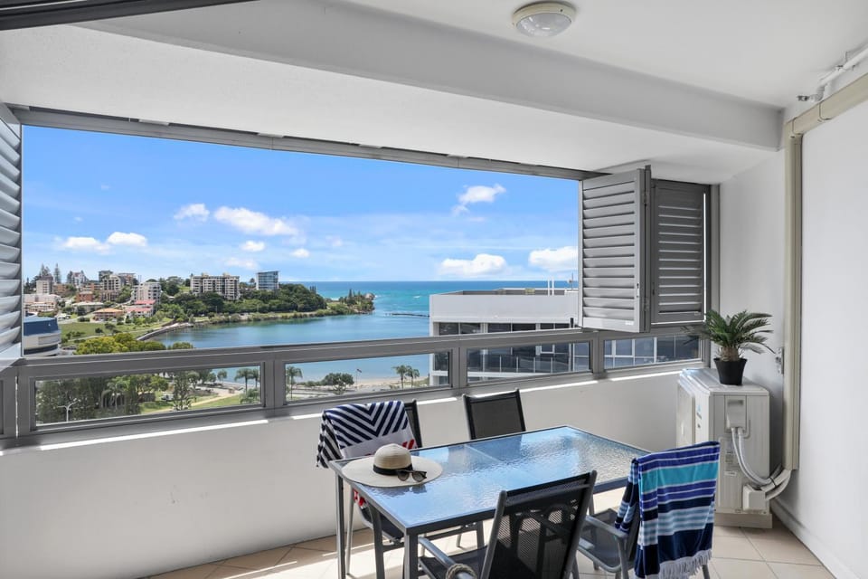 View (from property/room), Balcony/Terrace, River view