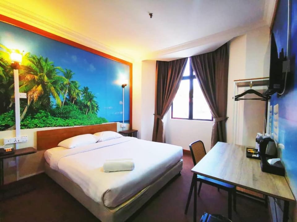 Bed, TV and multimedia, Bedroom