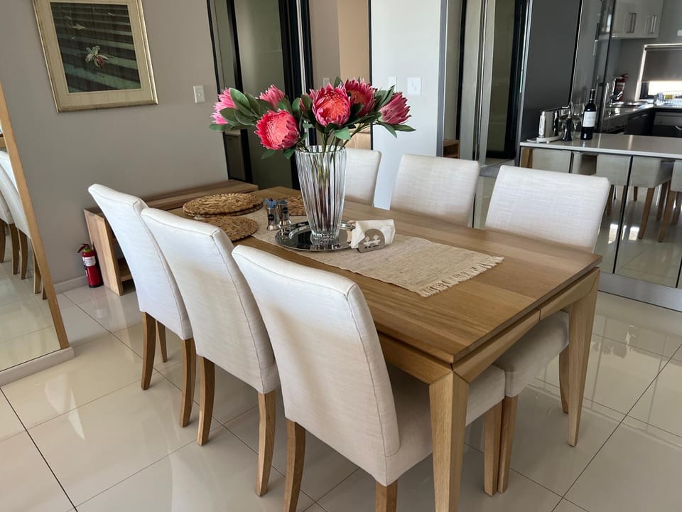 Blouberg Luxury Beachfront Apartment Apartment in Cape Town
