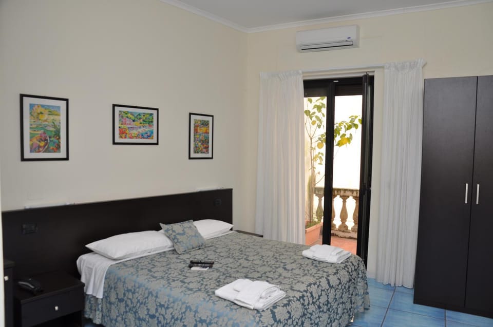 Decorative detail, Bedroom
