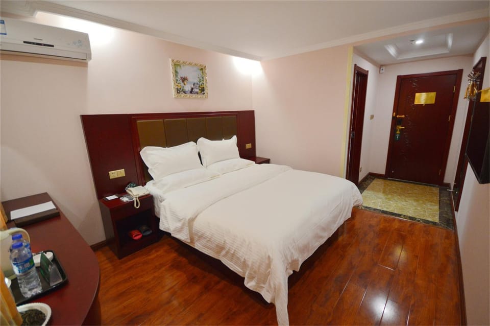 GreenTree Inn Tianjin Binshui Avenue Cancer Hospital Express Hotel Hotel in Tianjin