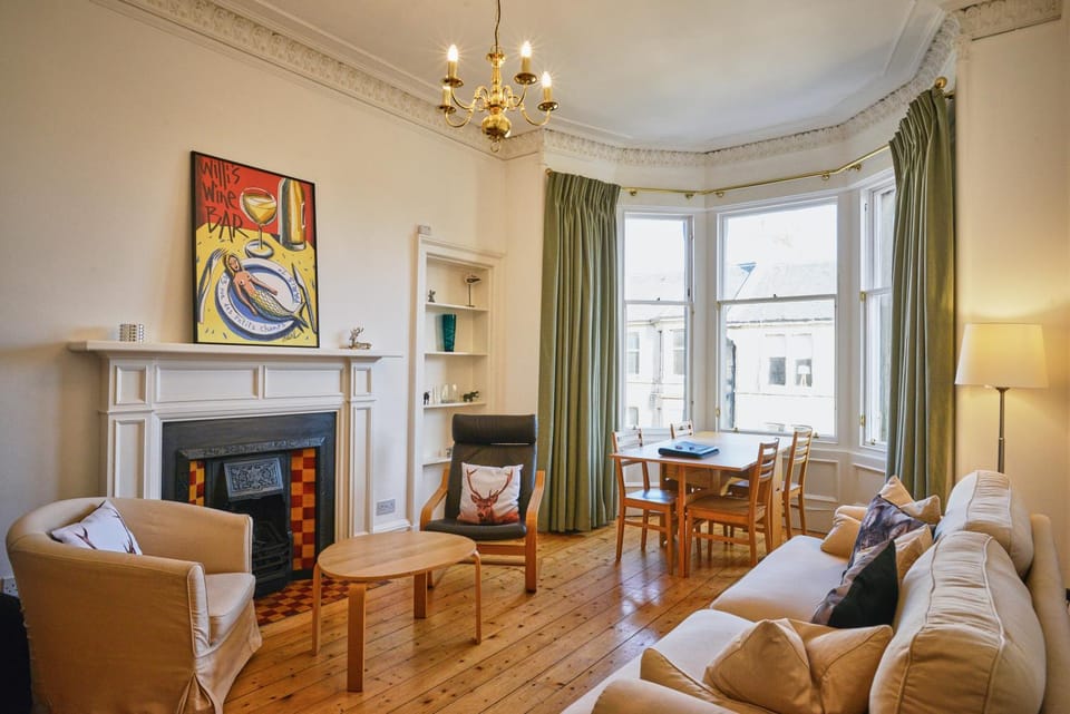Living room, Photo of the whole room