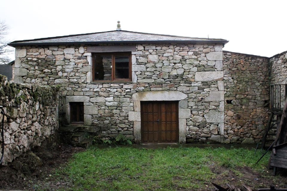 Casiña de Campo Country House in Galicia