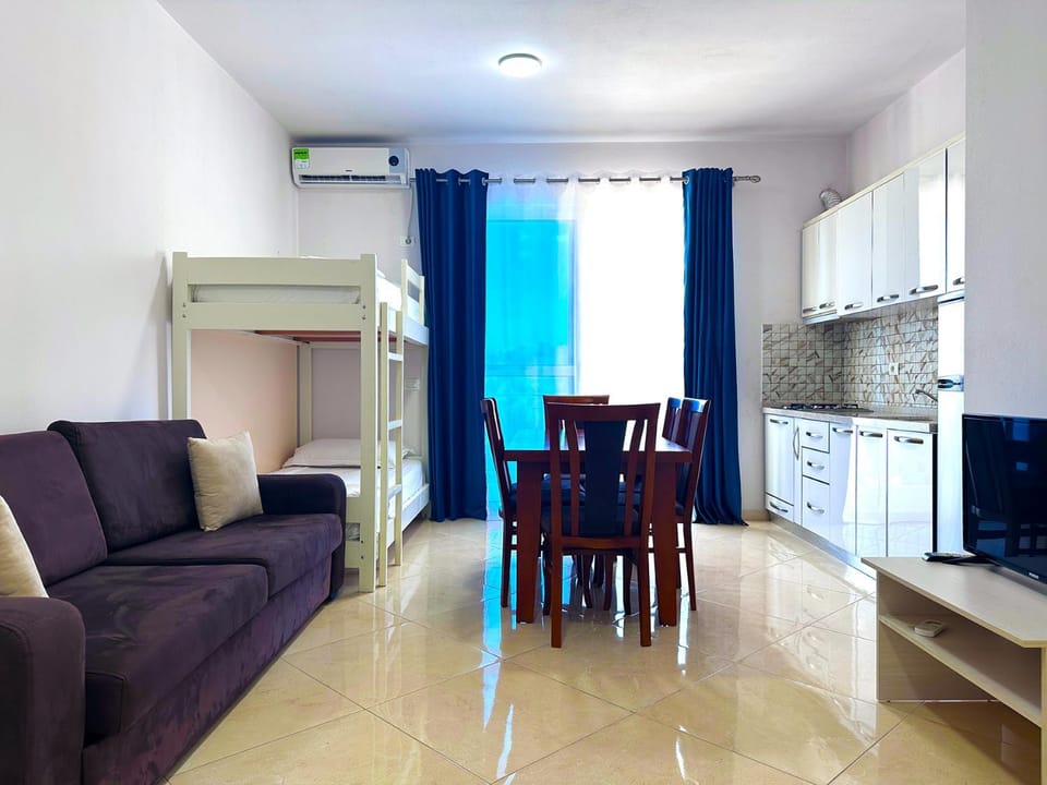 Kitchen or kitchenette, Living room, Dining area