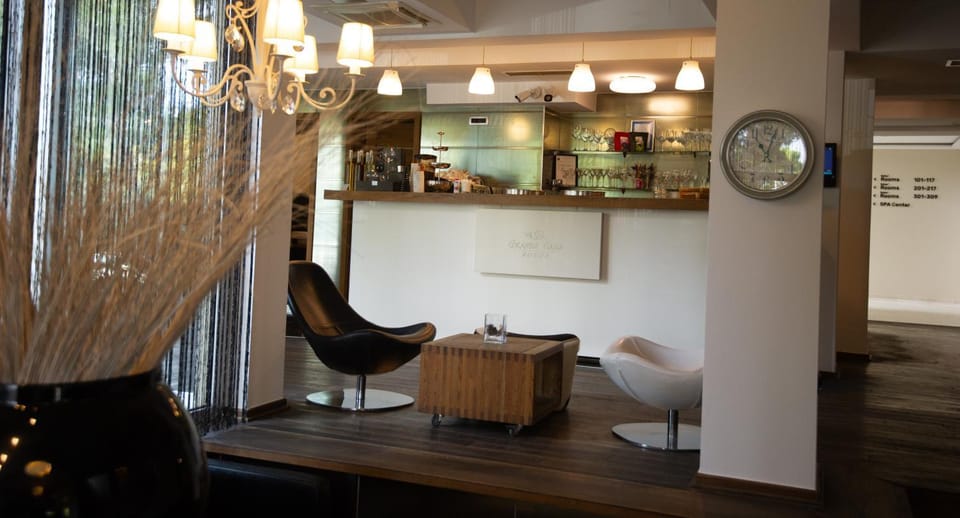 Lobby or reception, Lounge or bar