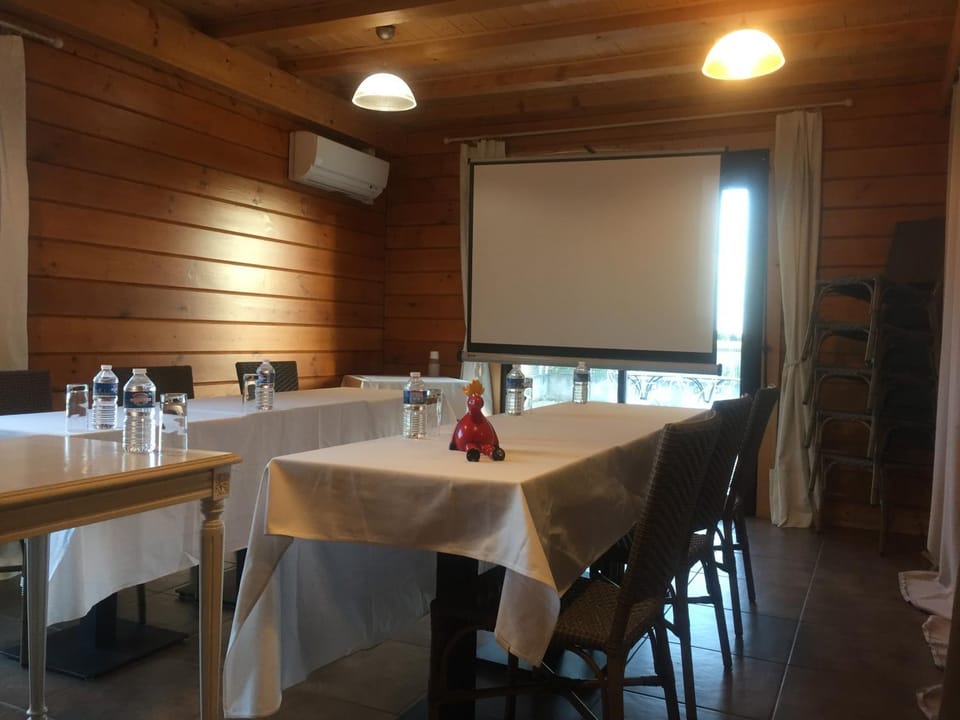 Meeting/conference room