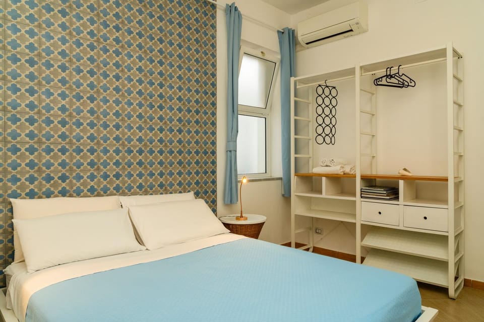 Bedroom, wardrobe, air conditioner