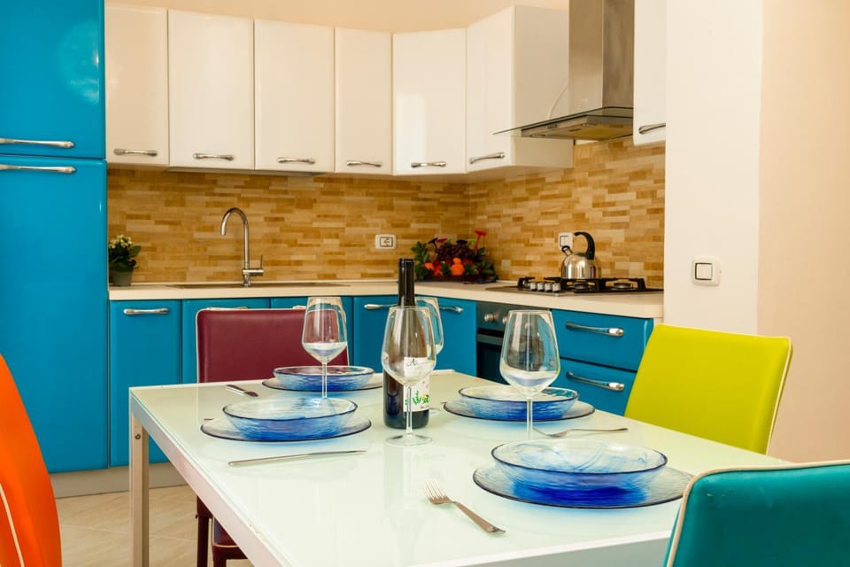 Kitchen or kitchenette, pet friendly, stove, kitchen