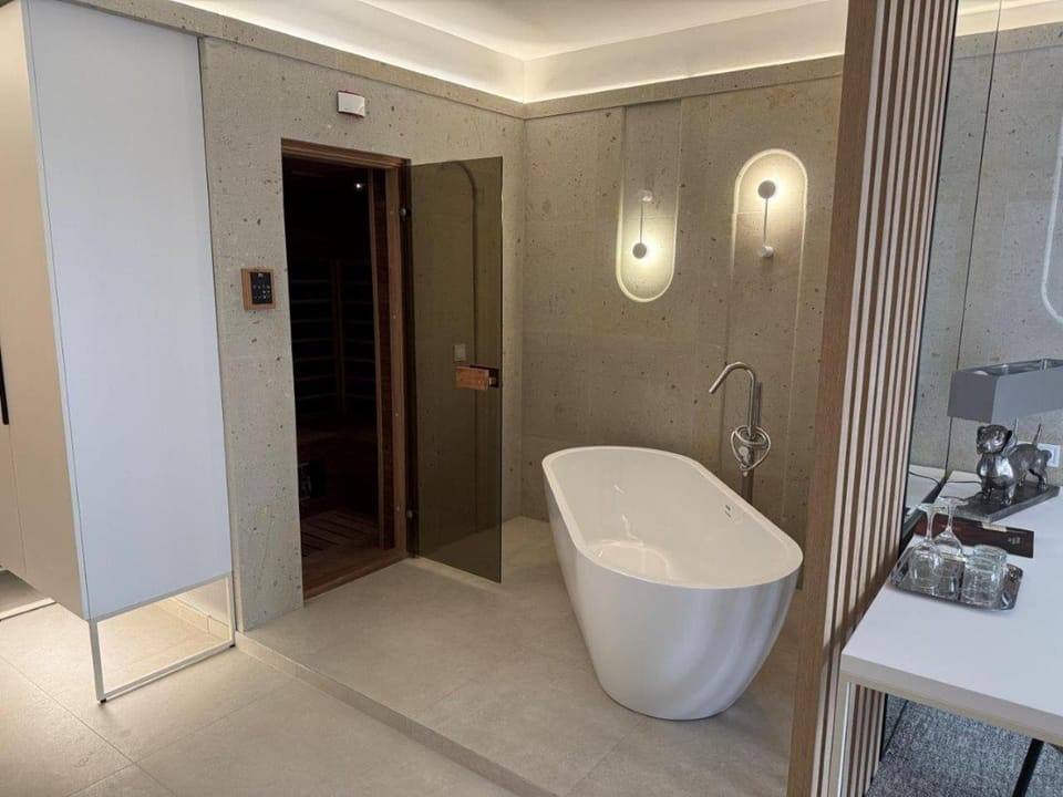 Bathroom, Bath