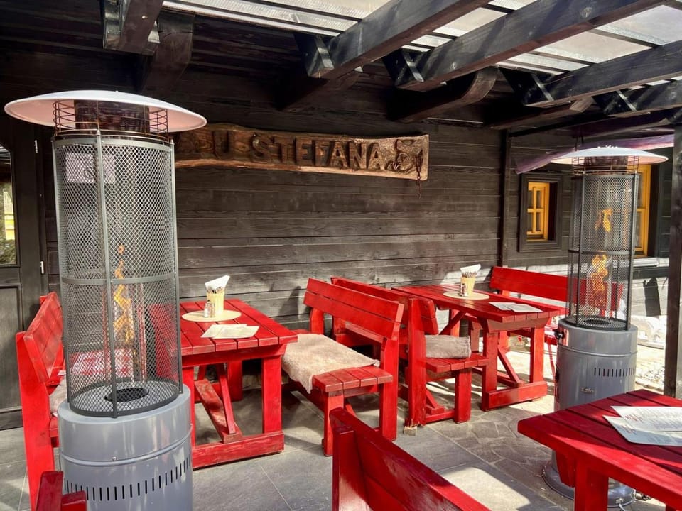 Restaurant/places to eat, Balcony/Terrace, Breakfast, Dinner
