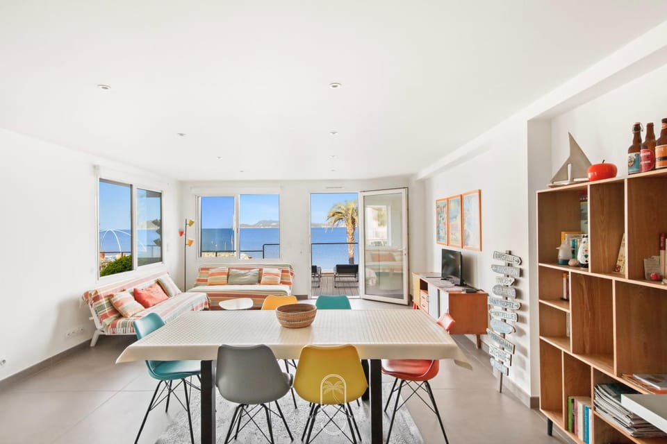 Living room, Sea view
