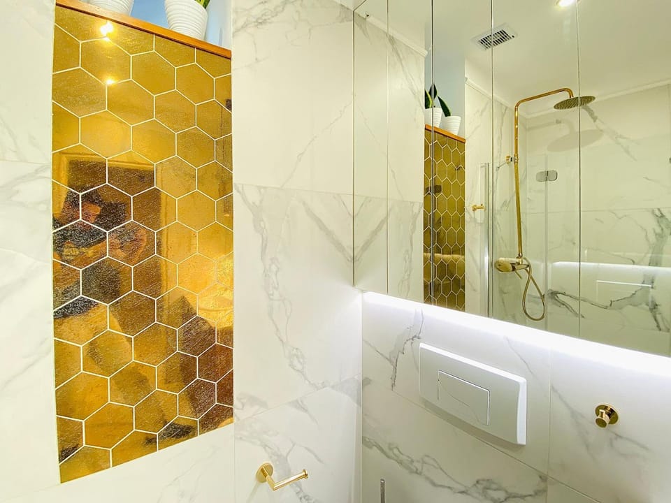 Shower, Bathroom, towels