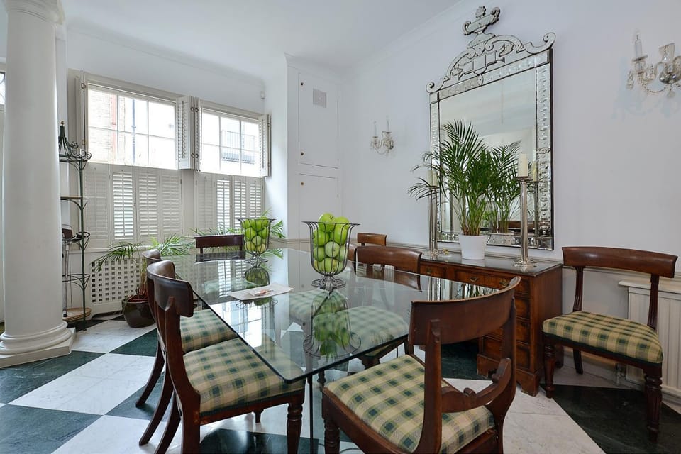 Ennismore Mews House in City of Westminster