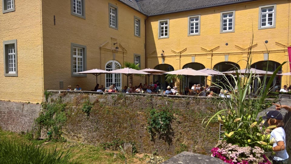 Day, People, Garden, Garden view, group of guests
