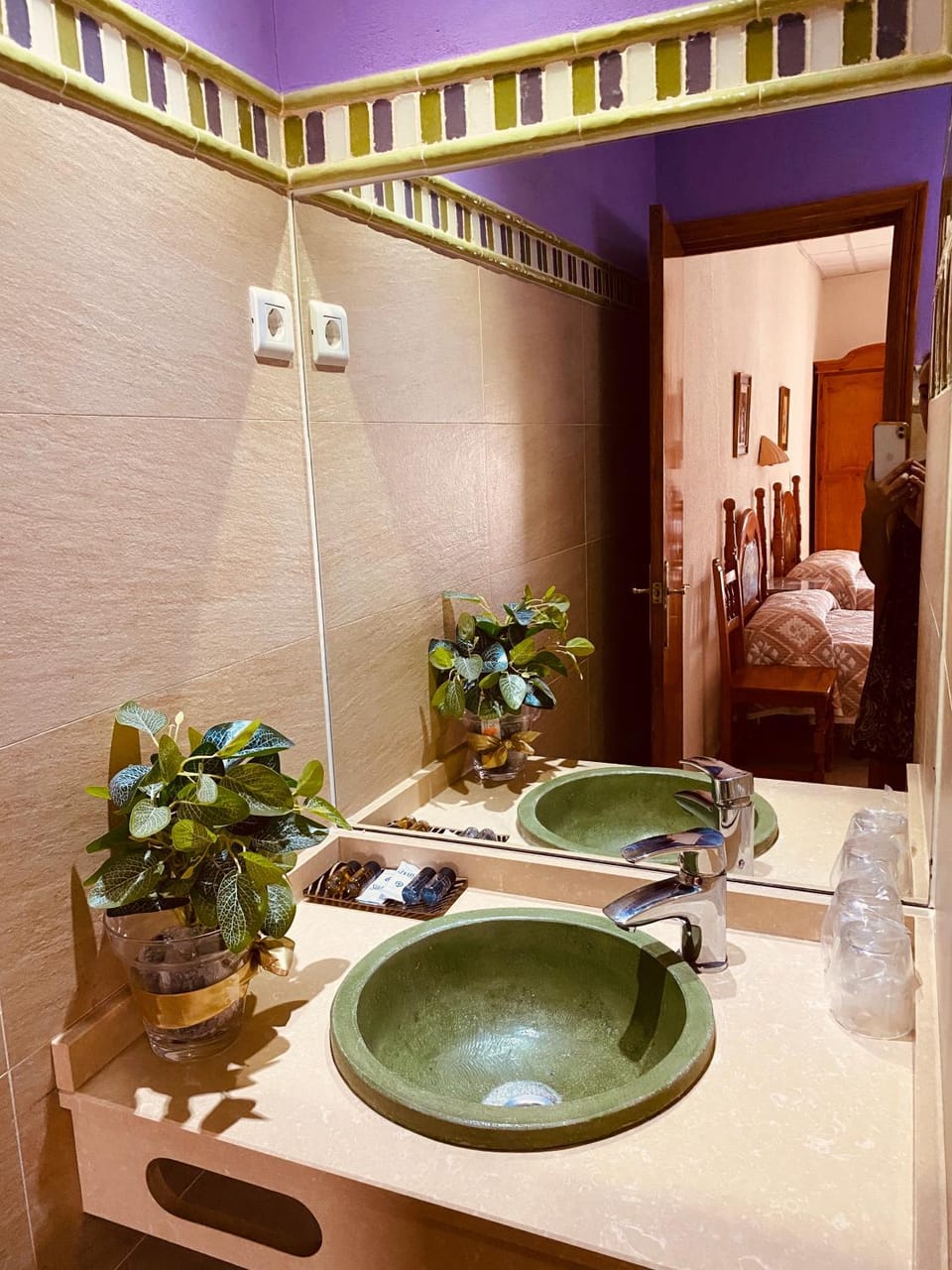 Hostal León Bed and Breakfast in Trujillo